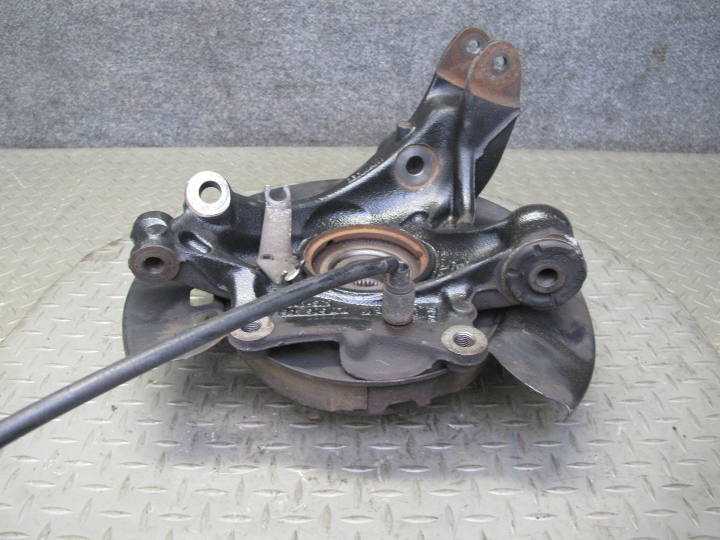 2003-2010 Porsche Cayenne 955 Turbo Rear Right Spindle Knuckle Wheel Hub Bearing