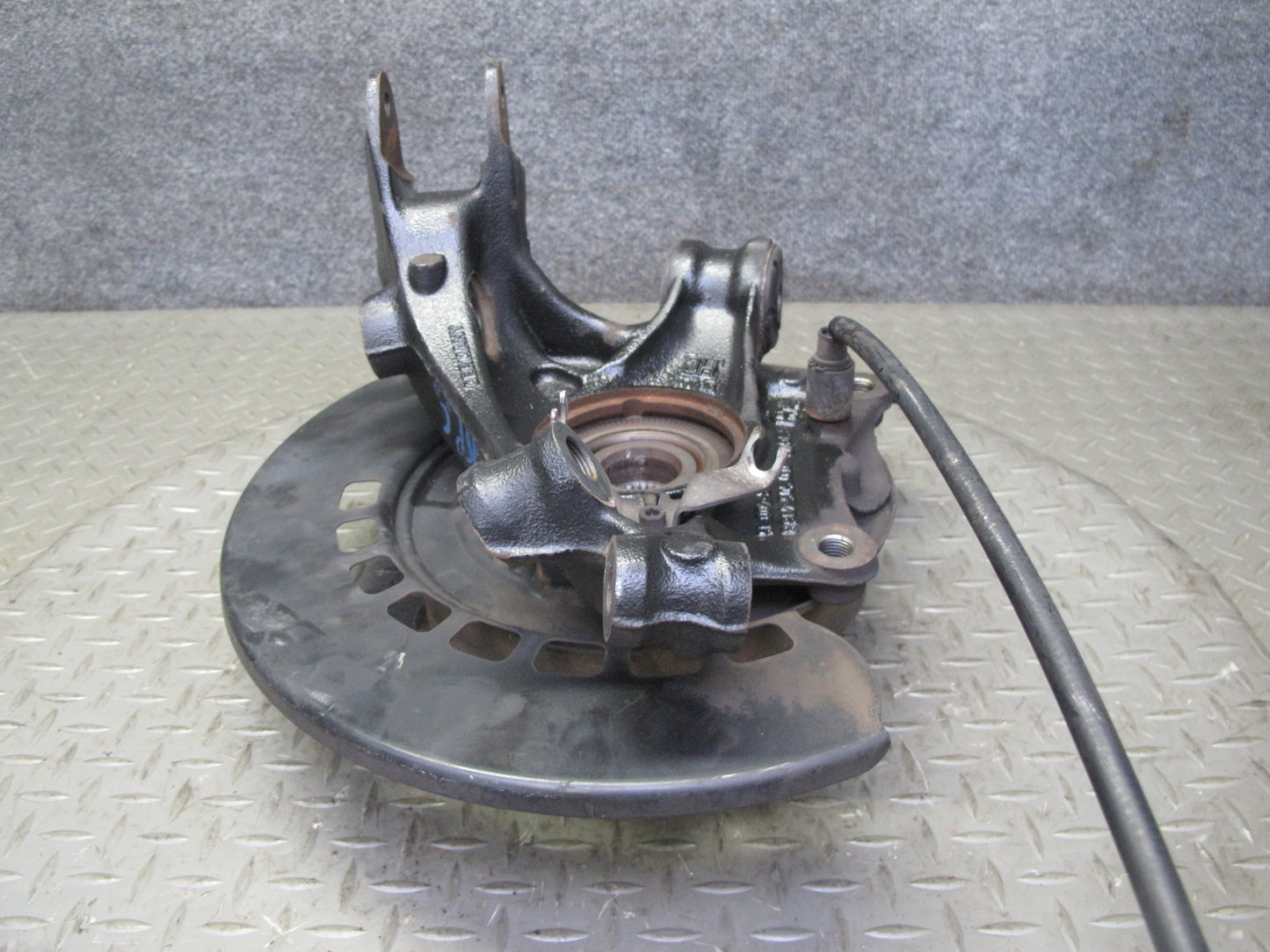 2003-2010 Porsche Cayenne 955 Turbo Rear Right Spindle Knuckle Wheel Hub Bearing