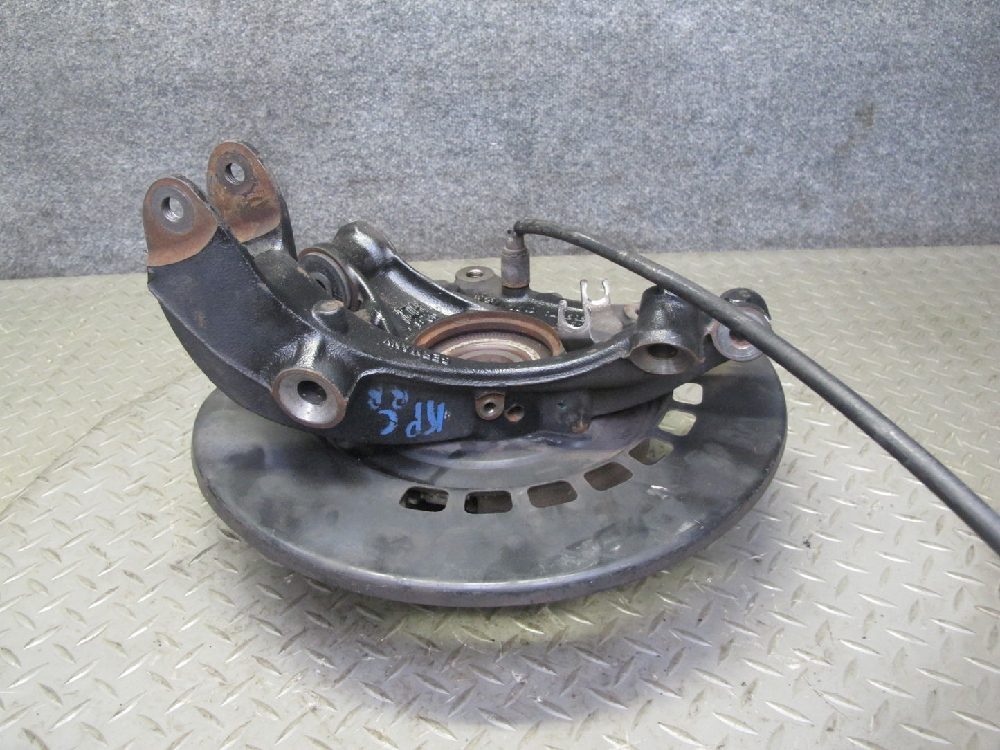 2003-2010 Porsche Cayenne 955 Turbo Rear Right Spindle Knuckle Wheel Hub Bearing