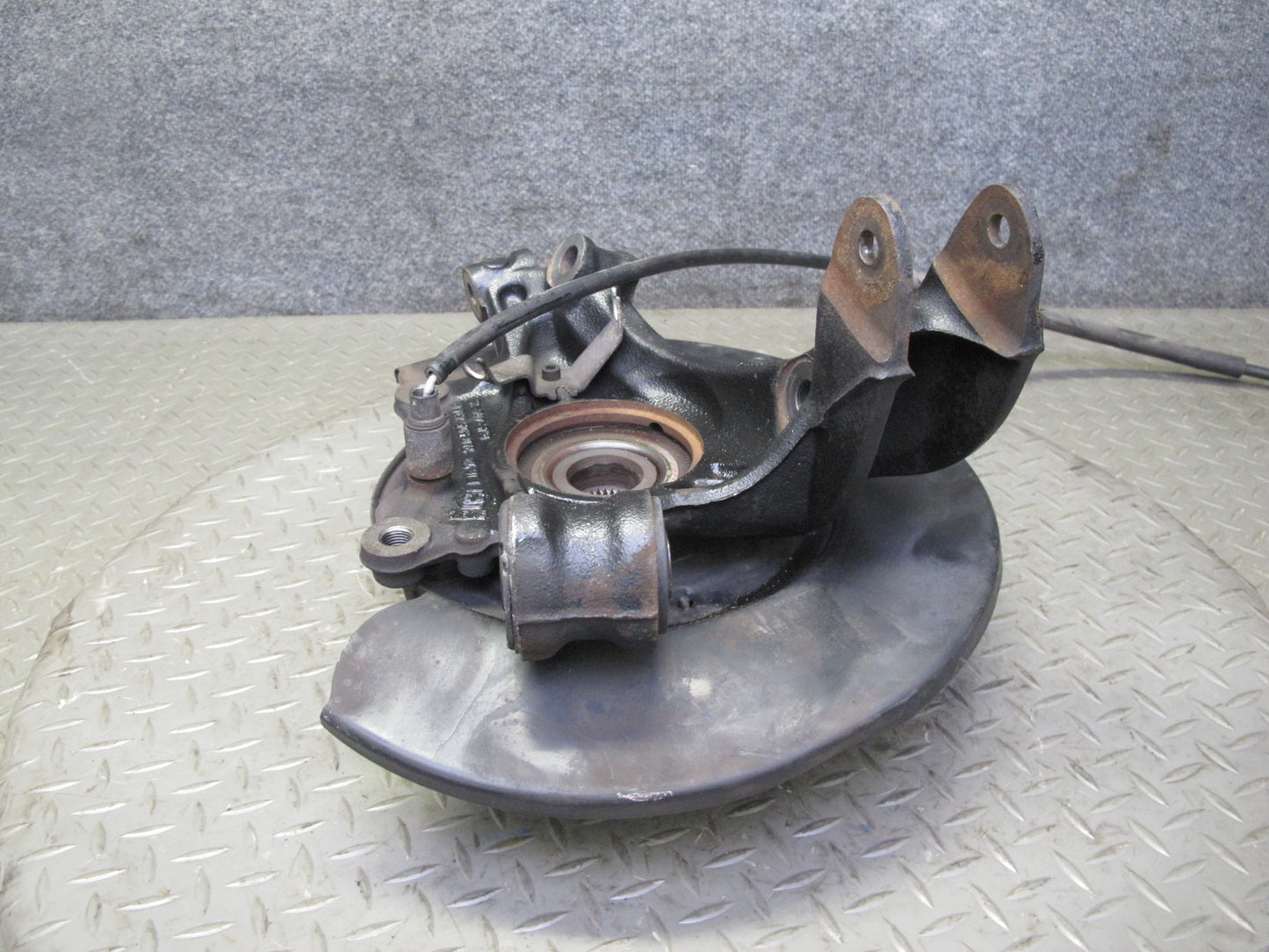 2003-2010 Porsche Cayenne 955 Turbo Rear Right Spindle Knuckle Wheel Hub Bearing