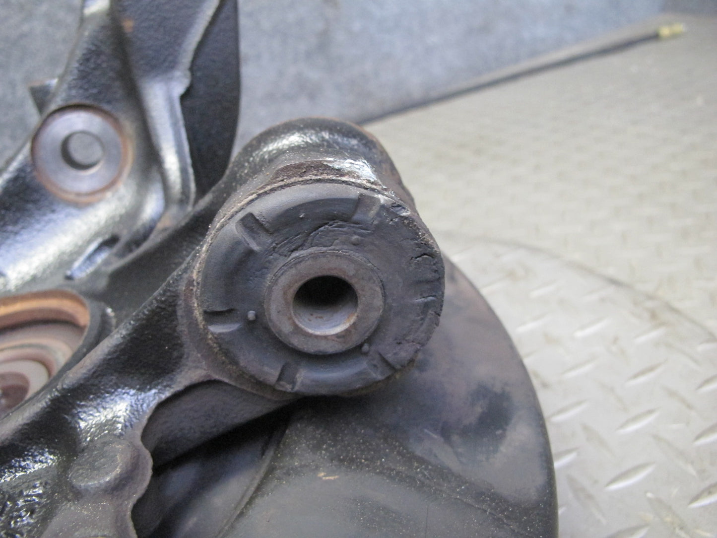 2003-2010 Porsche Cayenne 955 Turbo Rear Right Spindle Knuckle Wheel Hub Bearing