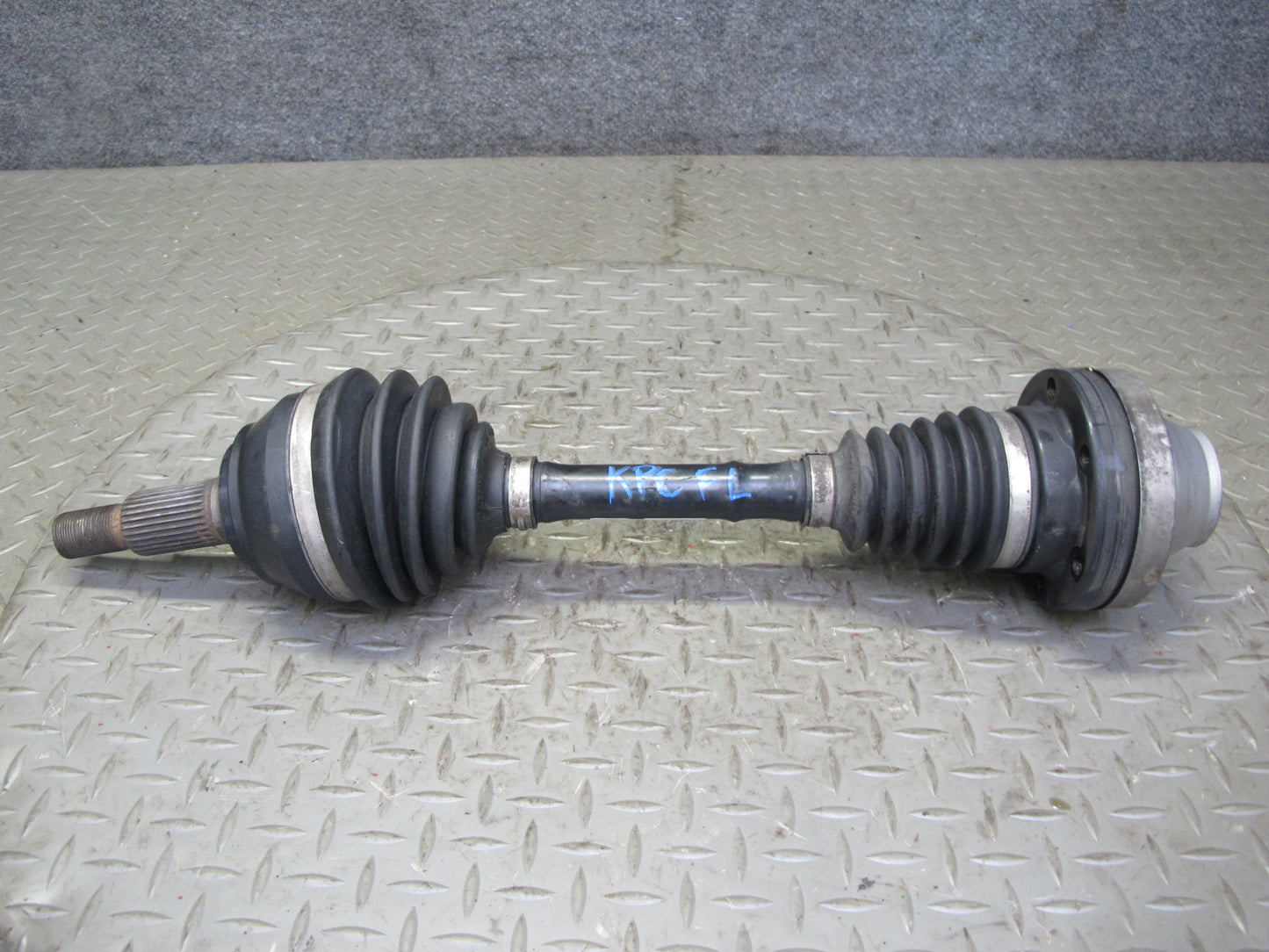 2006 Porsche Cayenne 955 Turbo Front Left Suspension Axle Shaft 7L0407271C