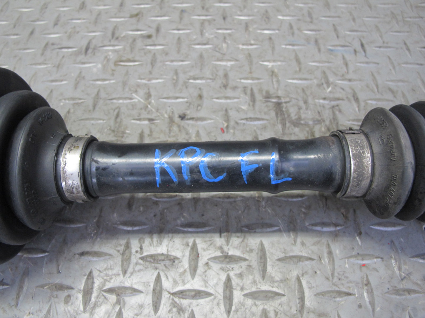2006 Porsche Cayenne 955 Turbo Front Left Suspension Axle Shaft 7L0407271C