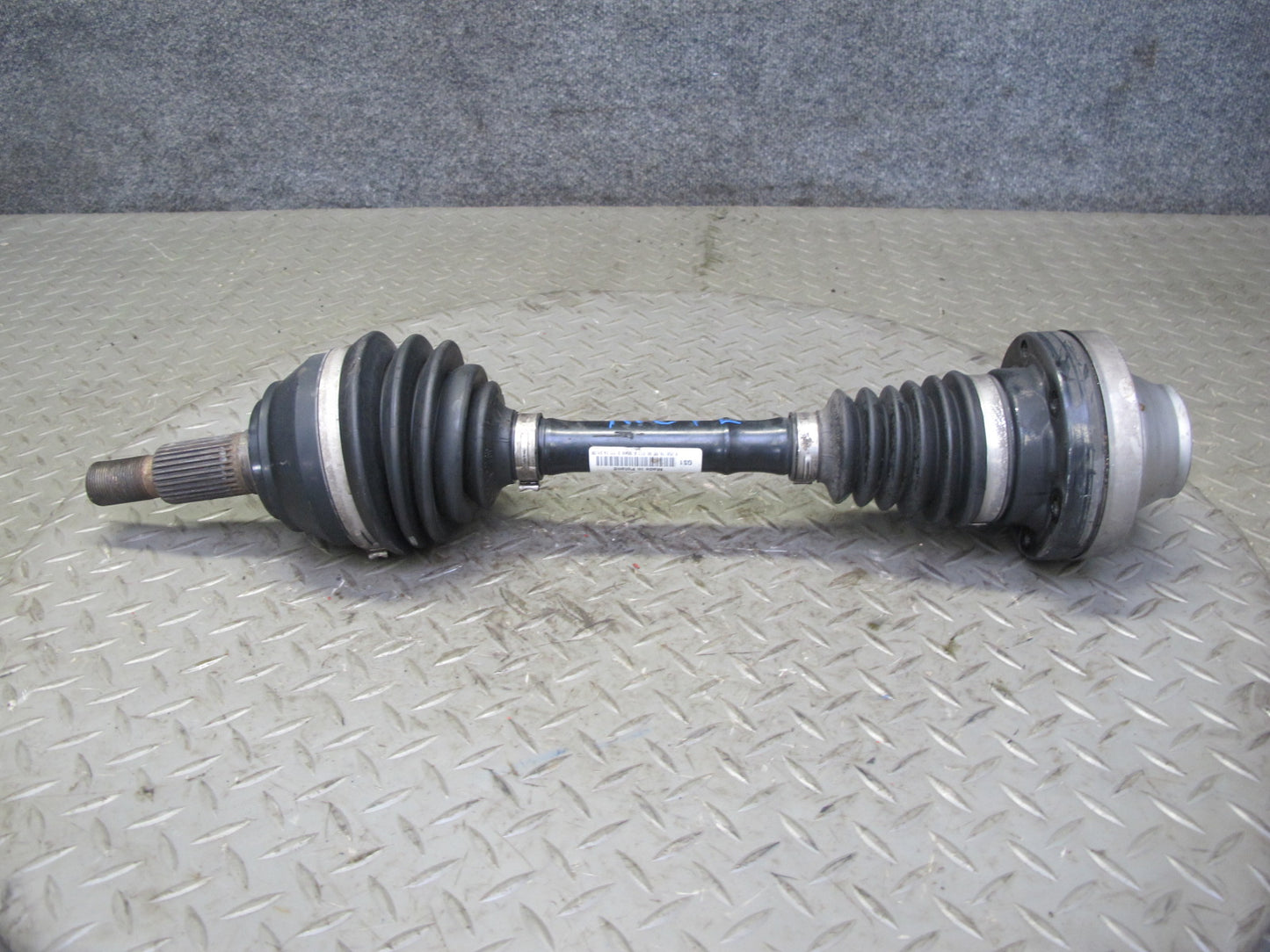 2006 Porsche Cayenne 955 Turbo Front Left Suspension Axle Shaft 7L0407271C