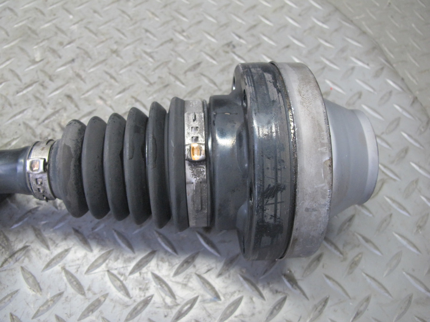 2006 Porsche Cayenne 955 Turbo Front Left Suspension Axle Shaft 7L0407271C