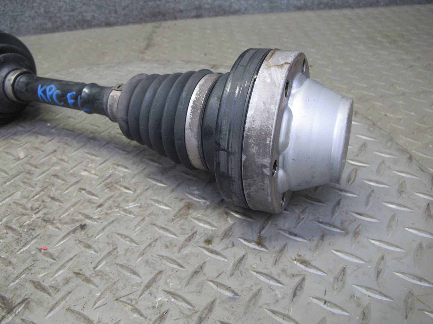 2006 Porsche Cayenne 955 Turbo Front Left Suspension Axle Shaft 7L0407271C
