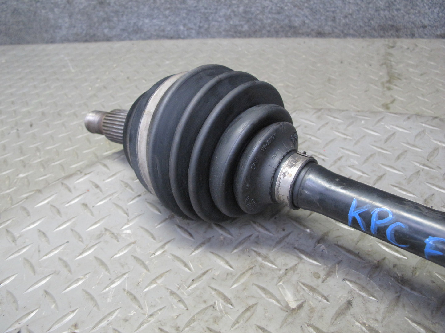 2006 Porsche Cayenne 955 Turbo Front Left Suspension Axle Shaft 7L0407271C