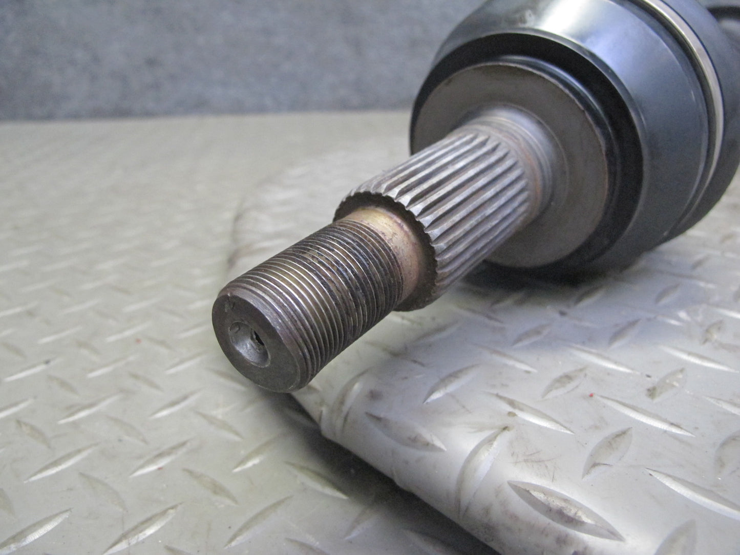 2006 Porsche Cayenne 955 Turbo Front Left Suspension Axle Shaft 7L0407271C