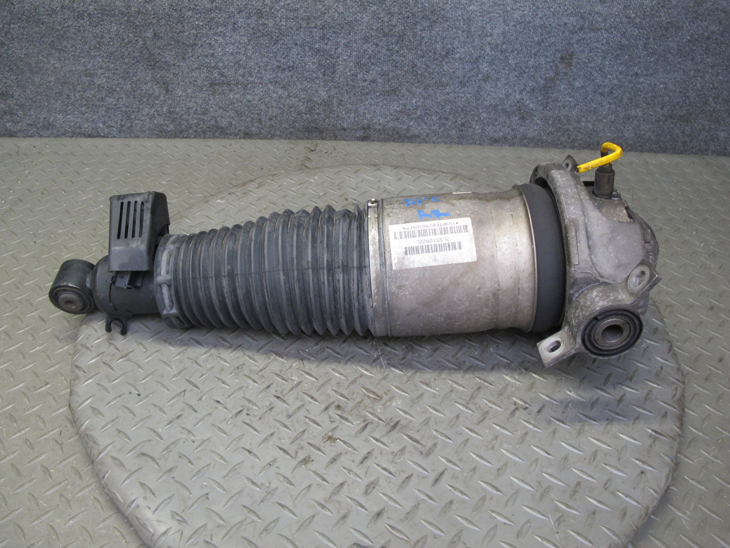 2003-2006 Porsche Cayenne 955 Turbo Rear Right Air Strut Shock Absorber
