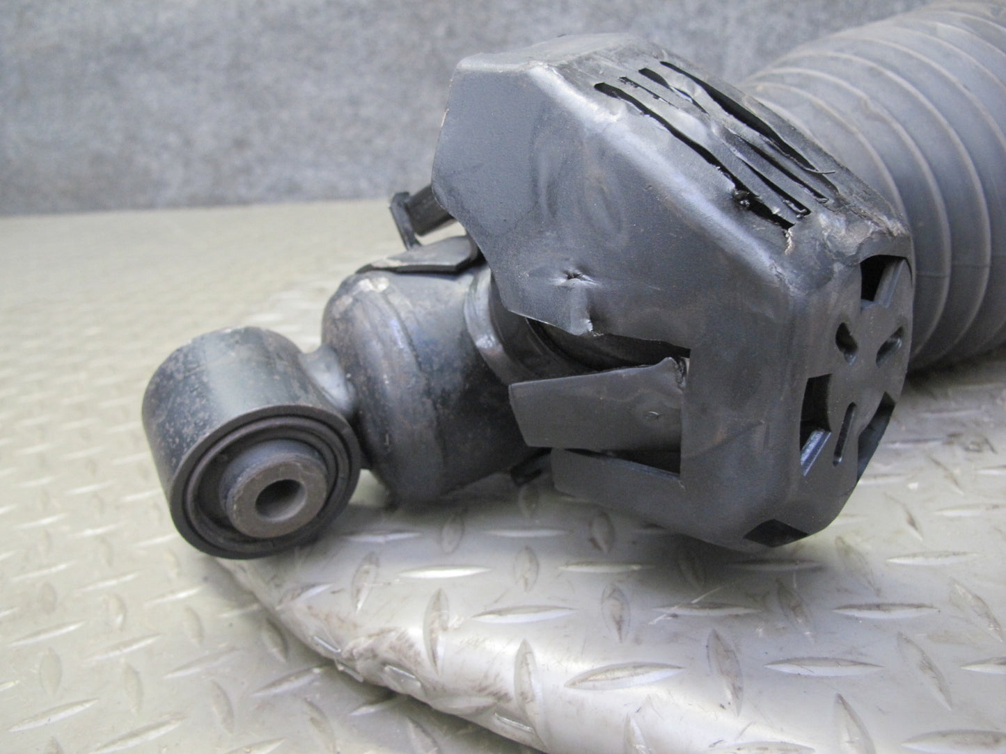 2003-2006 Porsche Cayenne 955 Turbo Rear Left Air Strut Shock Absorber