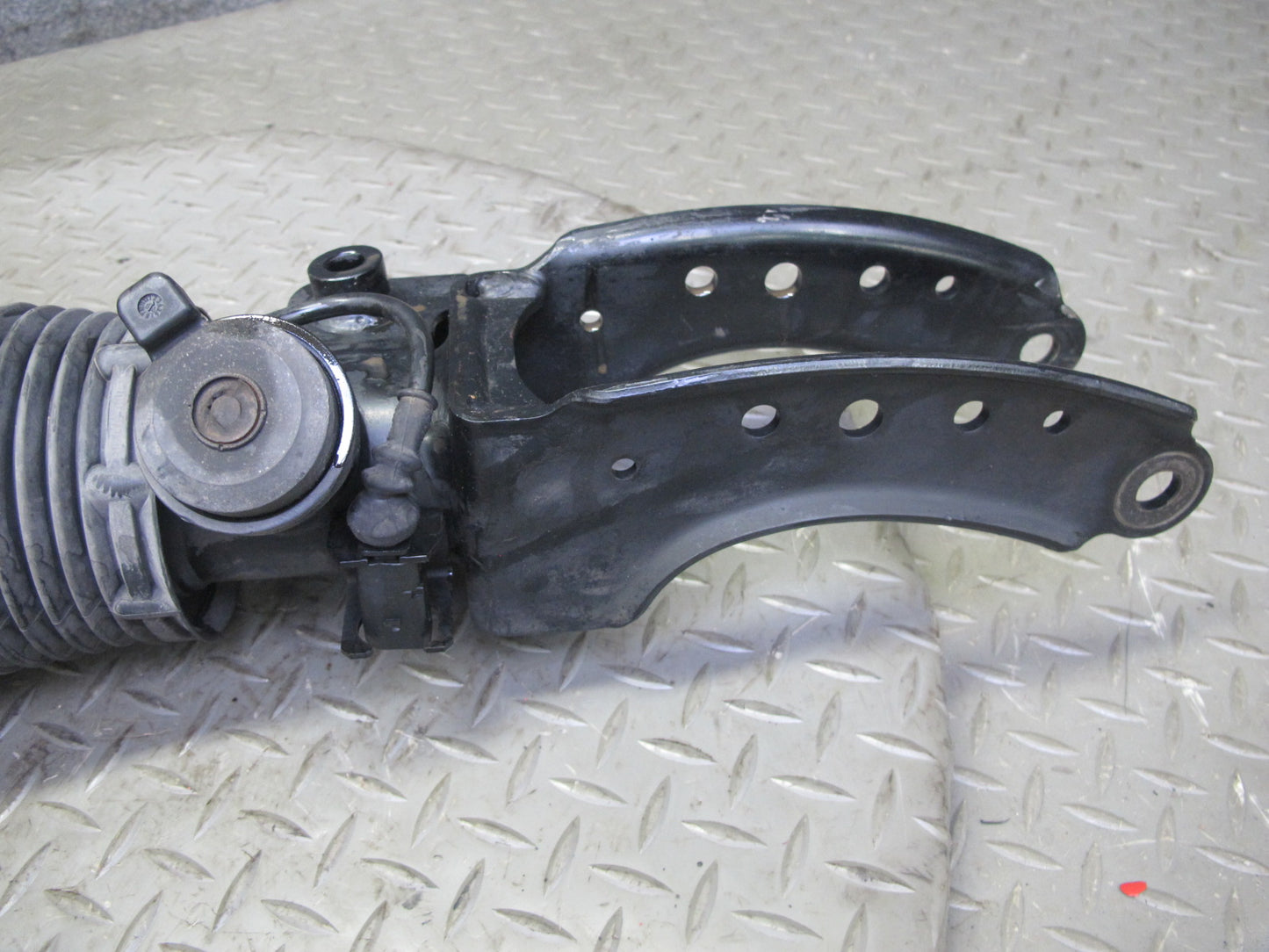2005-2006 Porsche Cayenne 955 Turbo Front Left Air Strut Shock Absorber