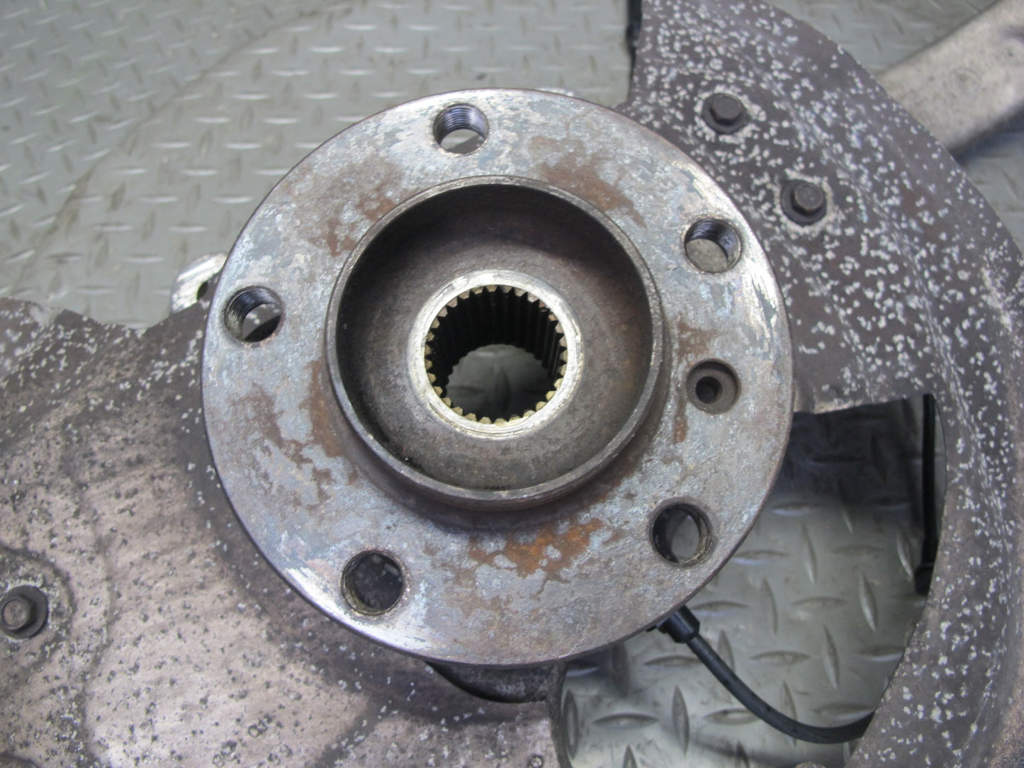 2014-2018 BMW F15 X5 AWD Front Right Spindle Knuckle Wheel Hub Bearing 6773784