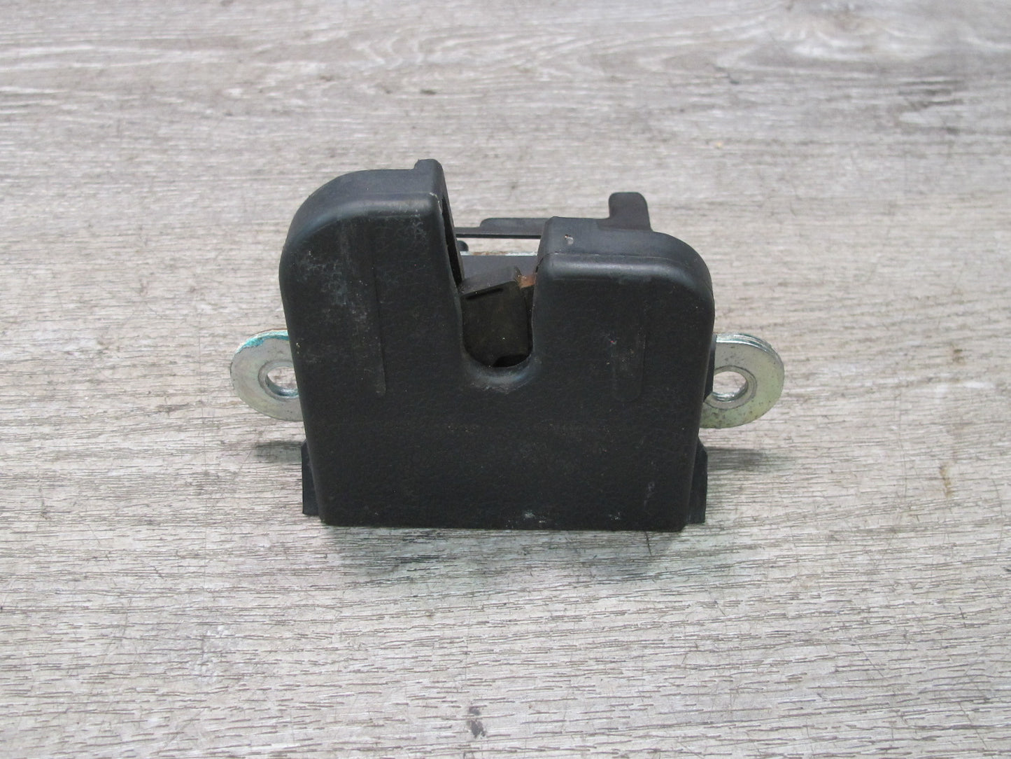 06-10 VW Golf R32 R GTI Rabbit Trunk Tailgate Hatch Door Lock Latch Actuator OEM