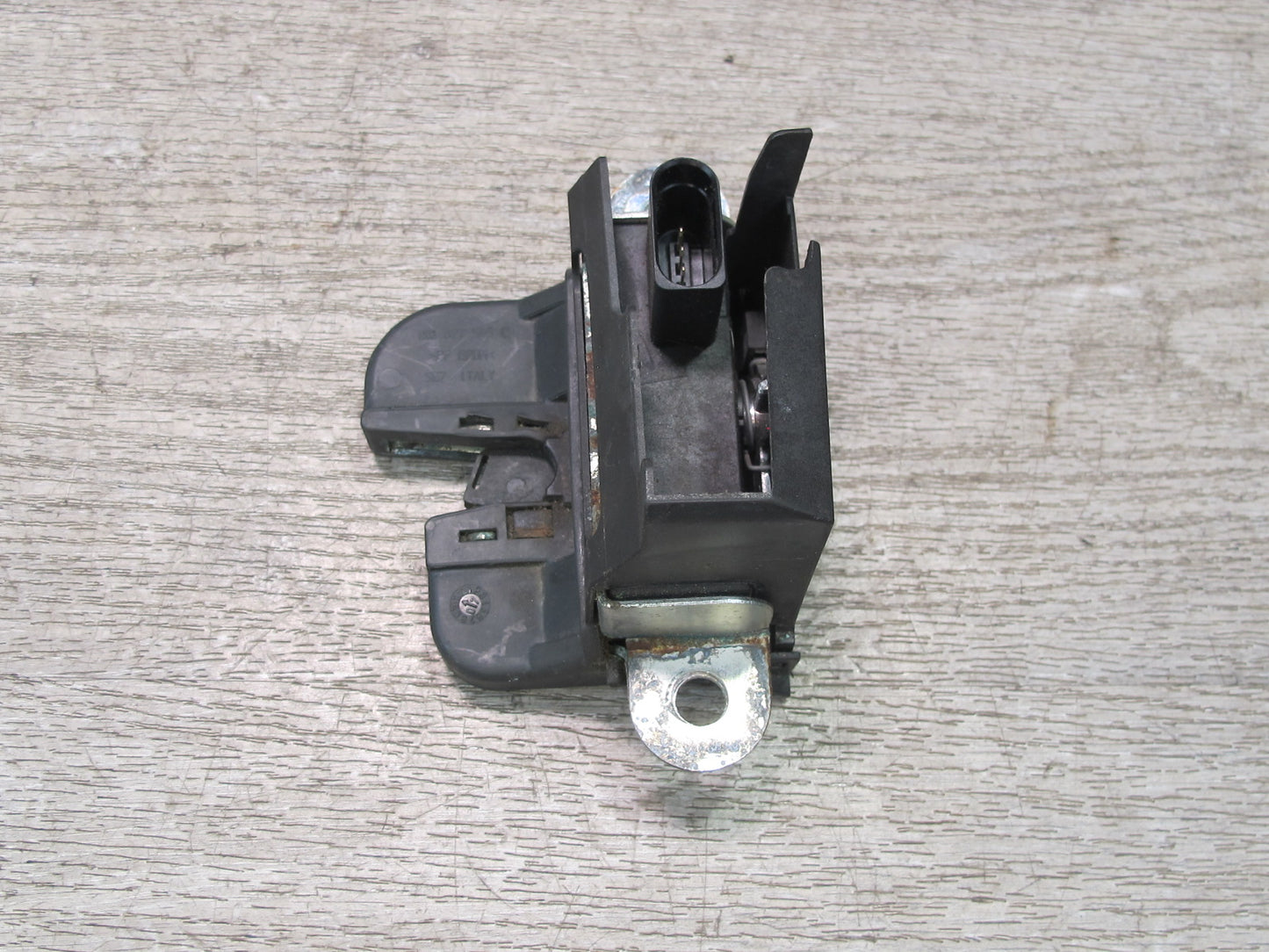 06-10 VW Golf R32 R GTI Rabbit Trunk Tailgate Hatch Door Lock Latch Actuator OEM