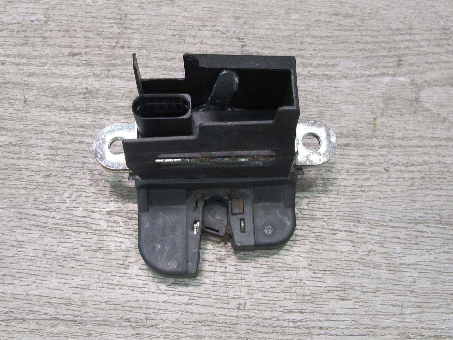 06-10 VW Golf R32 R GTI Rabbit Trunk Tailgate Hatch Door Lock Latch Actuator OEM
