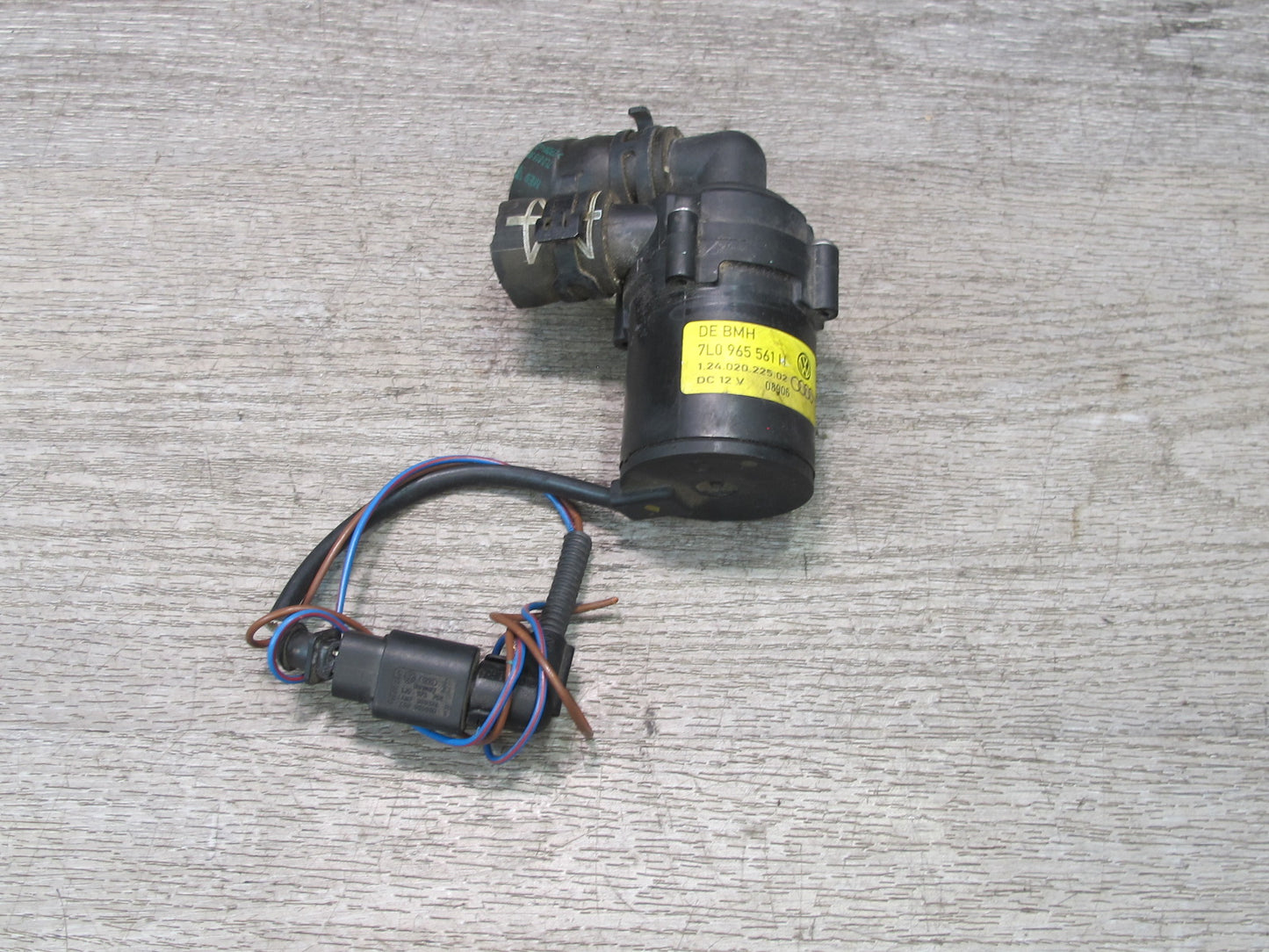2003-2006 Porsche Cayenne 955 Auxiliary AUX Coolant Water Pump 7L0965561H