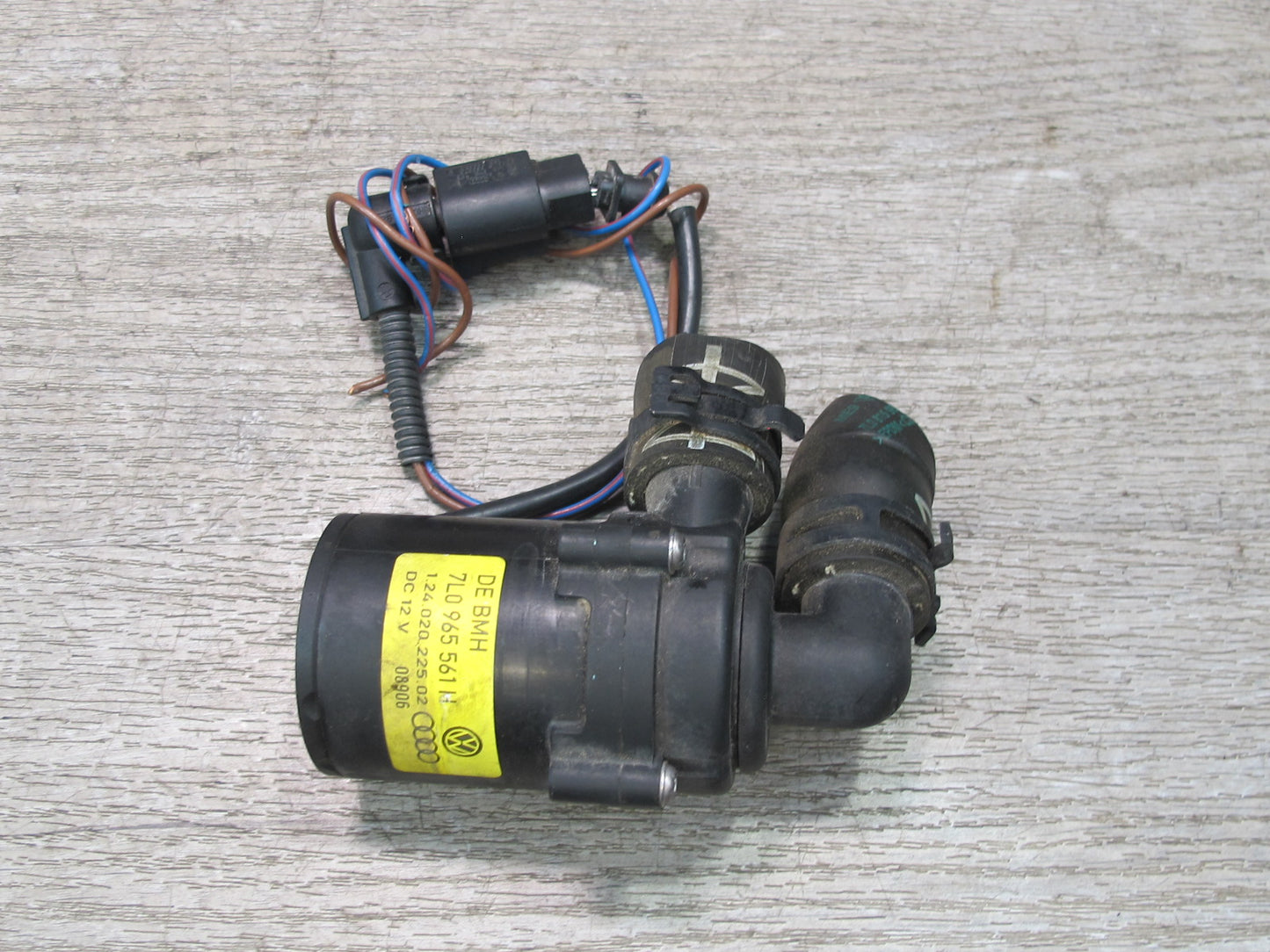 2003-2006 Porsche Cayenne 955 Auxiliary AUX Coolant Water Pump 7L0965561H
