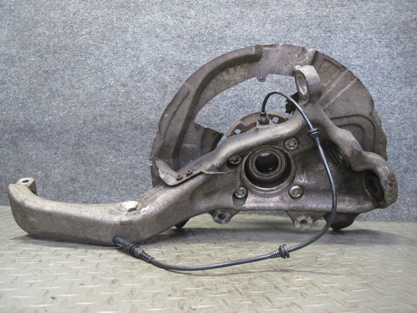 2014-2018 BMW F15 X5 AWD Front Left Spindle Knuckle Wheel Hub Bearing 6773783