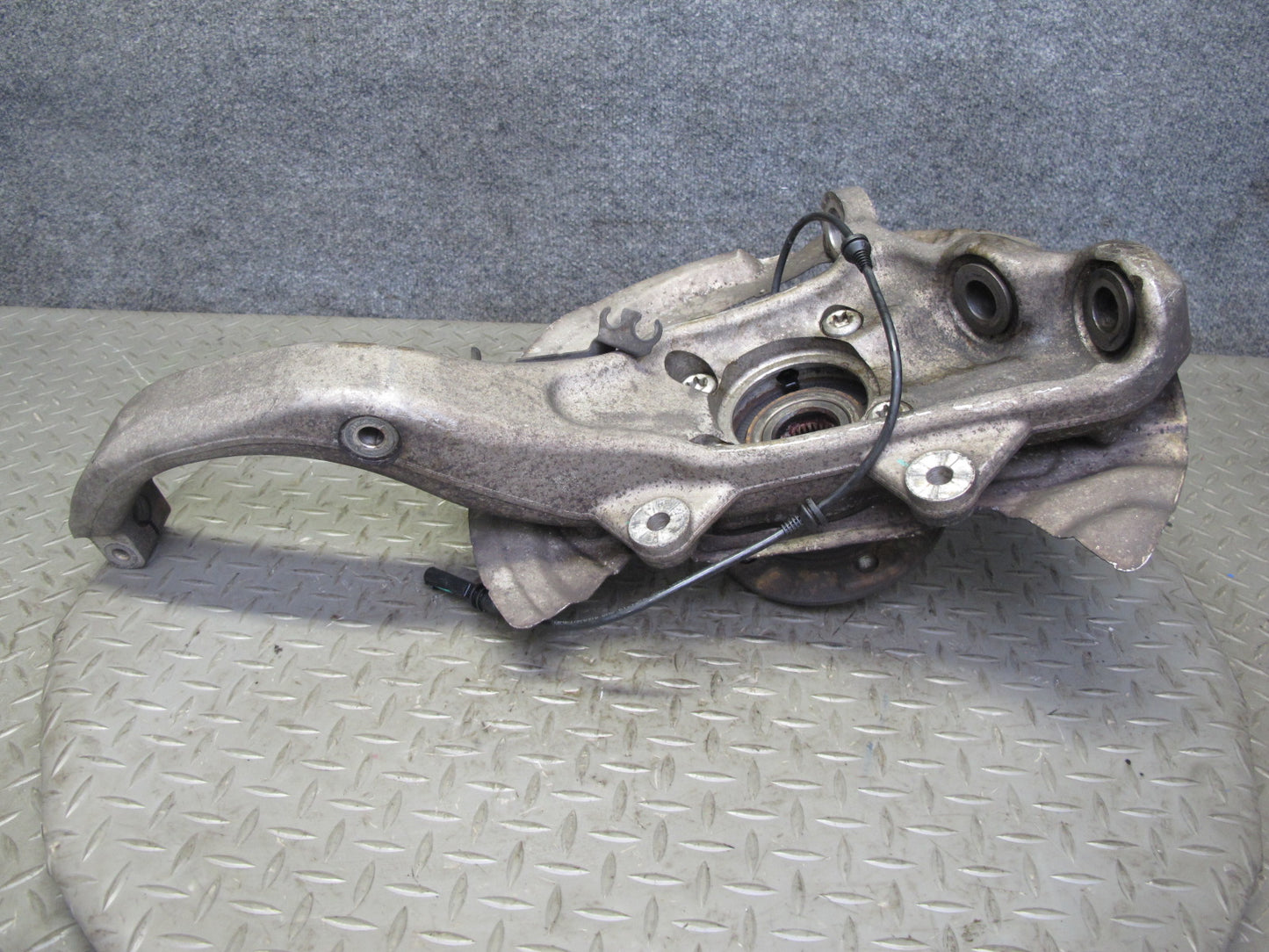 2014-2018 BMW F15 X5 AWD Front Left Spindle Knuckle Wheel Hub Bearing 6773783