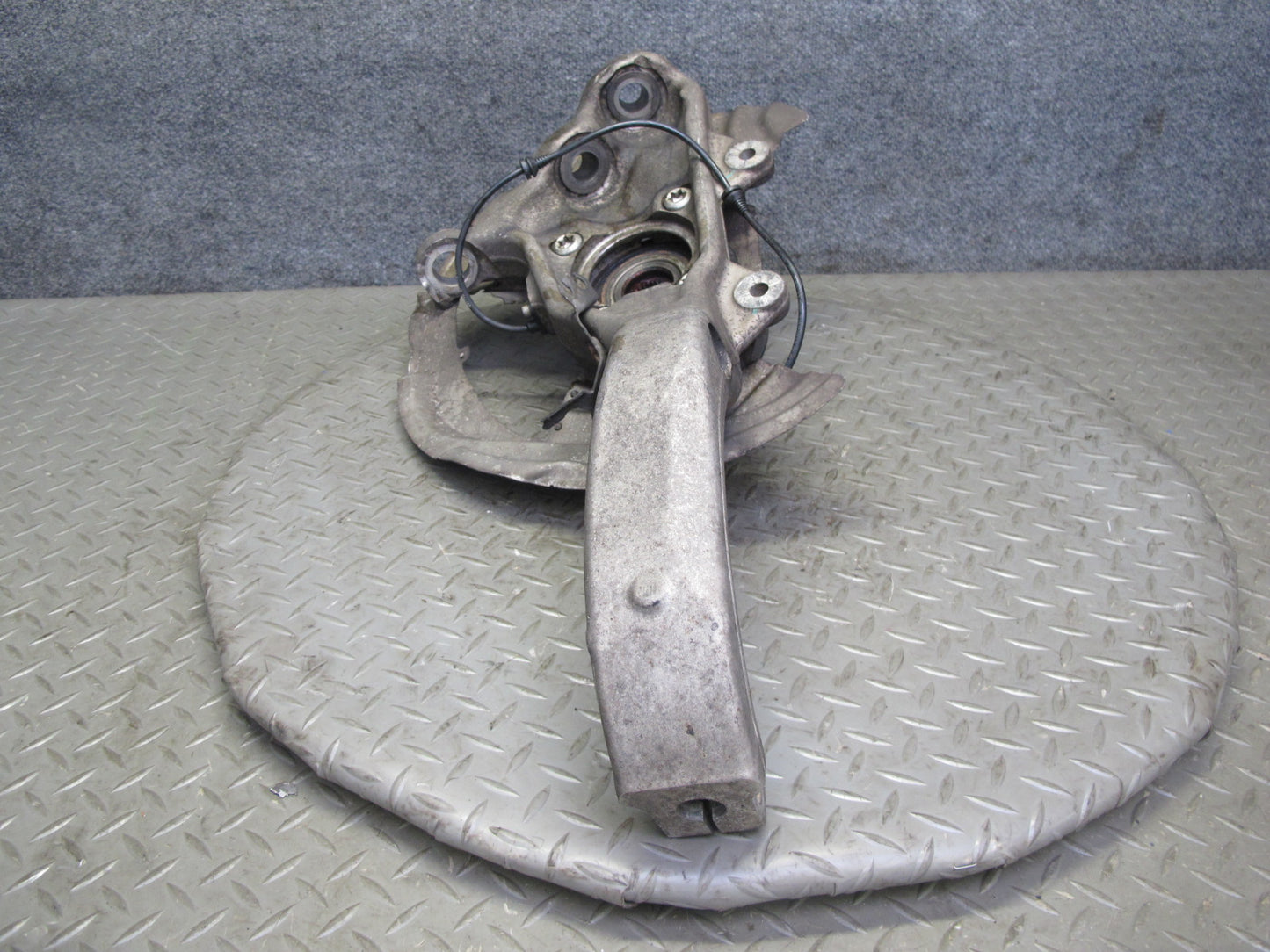 2014-2018 BMW F15 X5 AWD Front Left Spindle Knuckle Wheel Hub Bearing 6773783