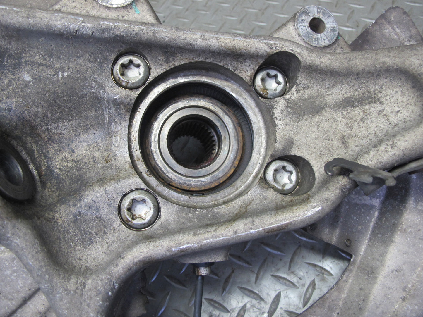 2014-2018 BMW F15 X5 AWD Front Left Spindle Knuckle Wheel Hub Bearing 6773783