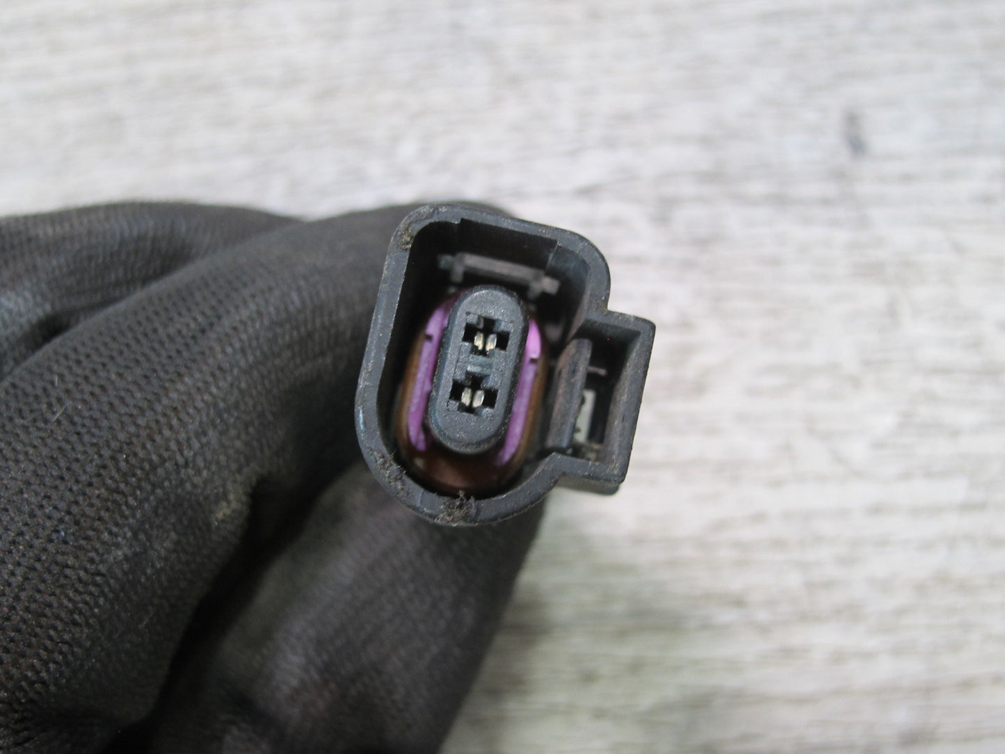 2003-2006 Porsche Cayenne 955 Rear Left Wheel ABS Sensor