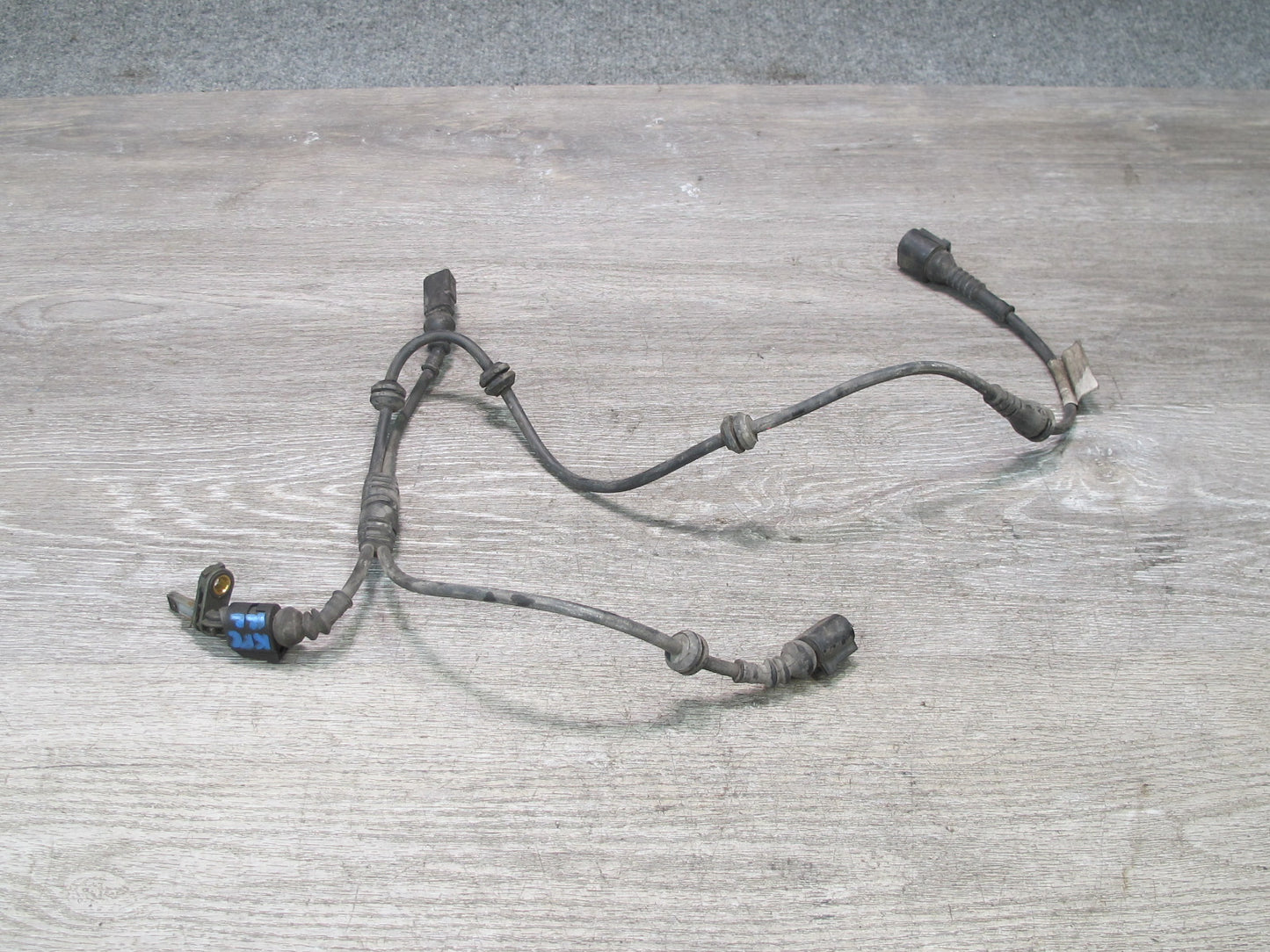 2003-2006 Porsche Cayenne 955 Rear Left Wheel ABS Sensor