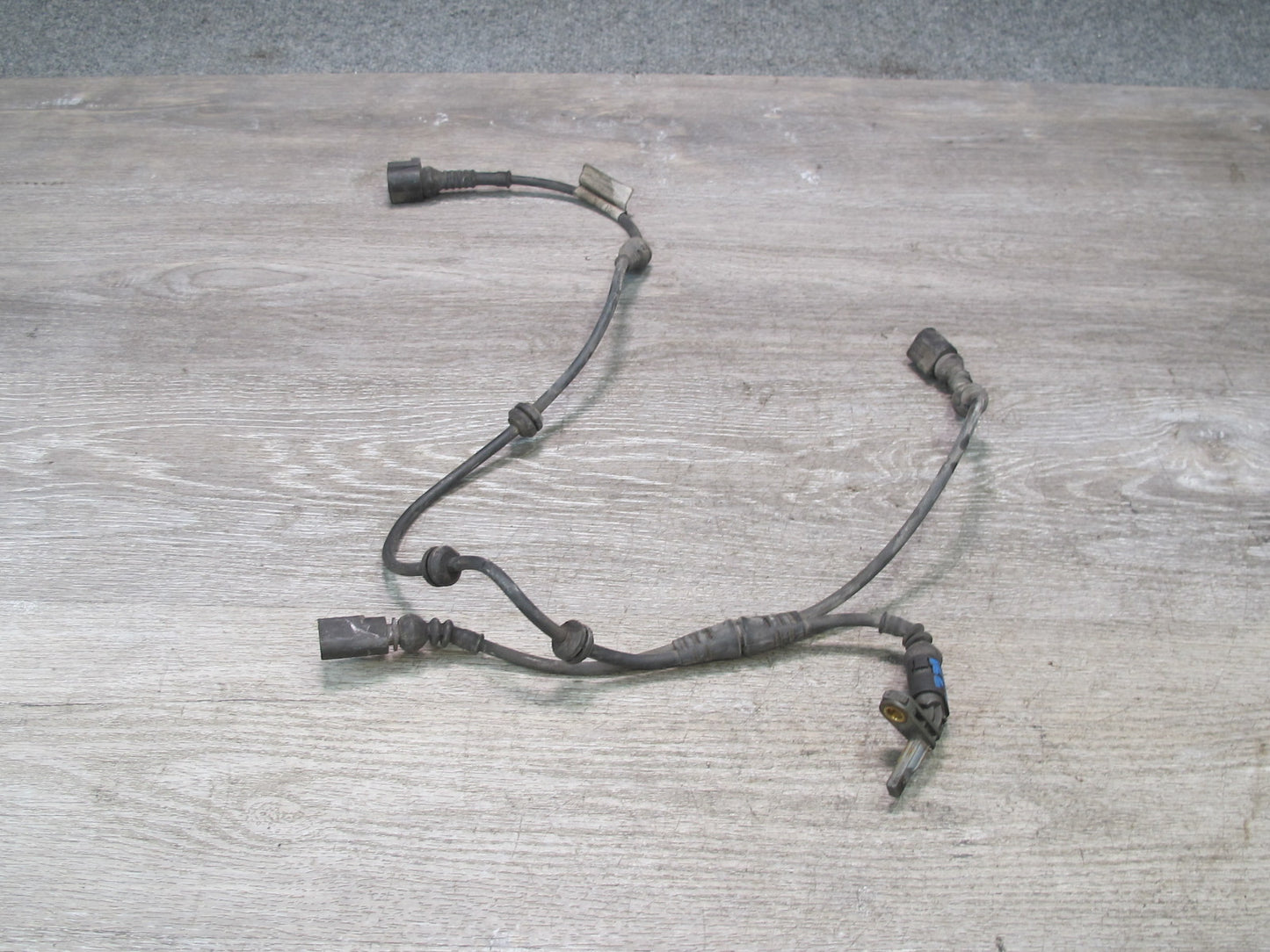 2003-2006 Porsche Cayenne 955 Rear Left Wheel ABS Sensor