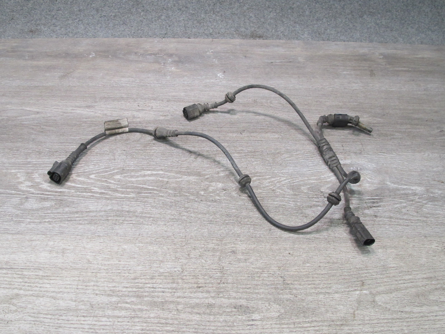 2003-2006 Porsche Cayenne 955 Rear Left Wheel ABS Sensor