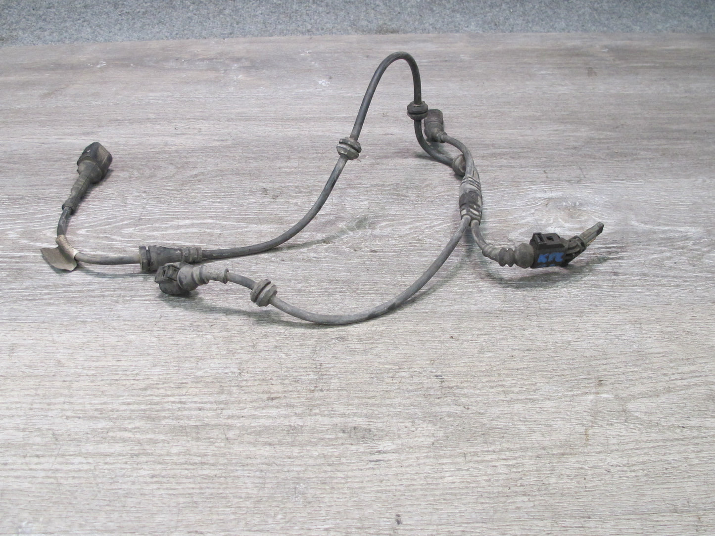 2003-2006 Porsche Cayenne 955 Rear Left Wheel ABS Sensor
