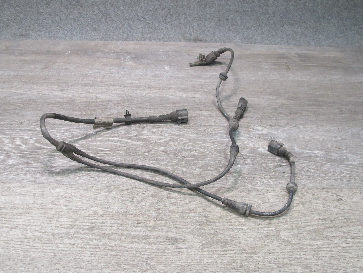 2003-2006 Porsche Cayenne 955 Front Left Wheel ABS Sensor