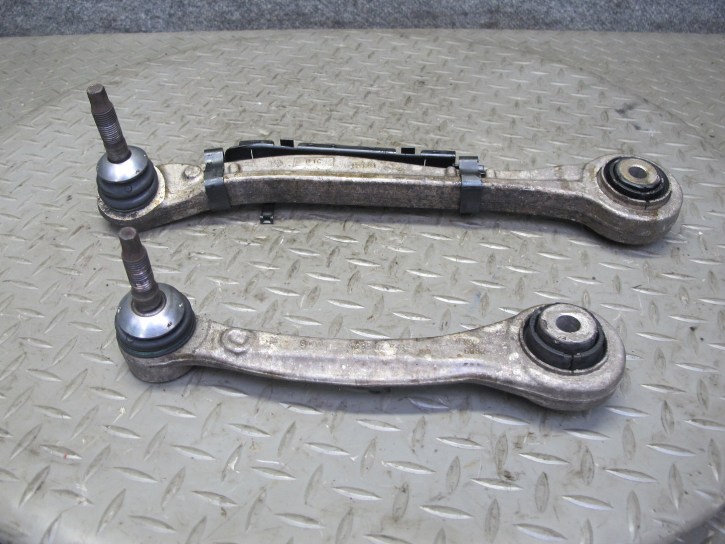 2014-2018 BMW F15 X5 AWD Rear Left Suspension Upper Control Arm Set of 2
