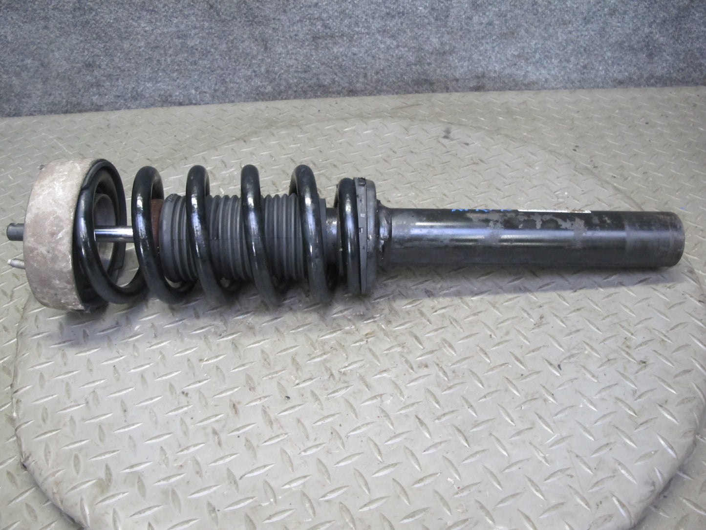 2014-2018 BMW F15 X5 AWD Front Left & Right Strut Shock Absorber Set of 2
