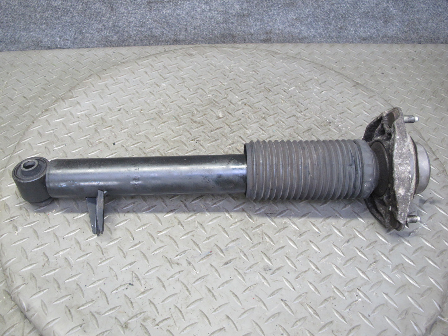 2014-2018 BMW F15 X5 AWD Rear Left & Right Strut Shock Absorber Set of 2