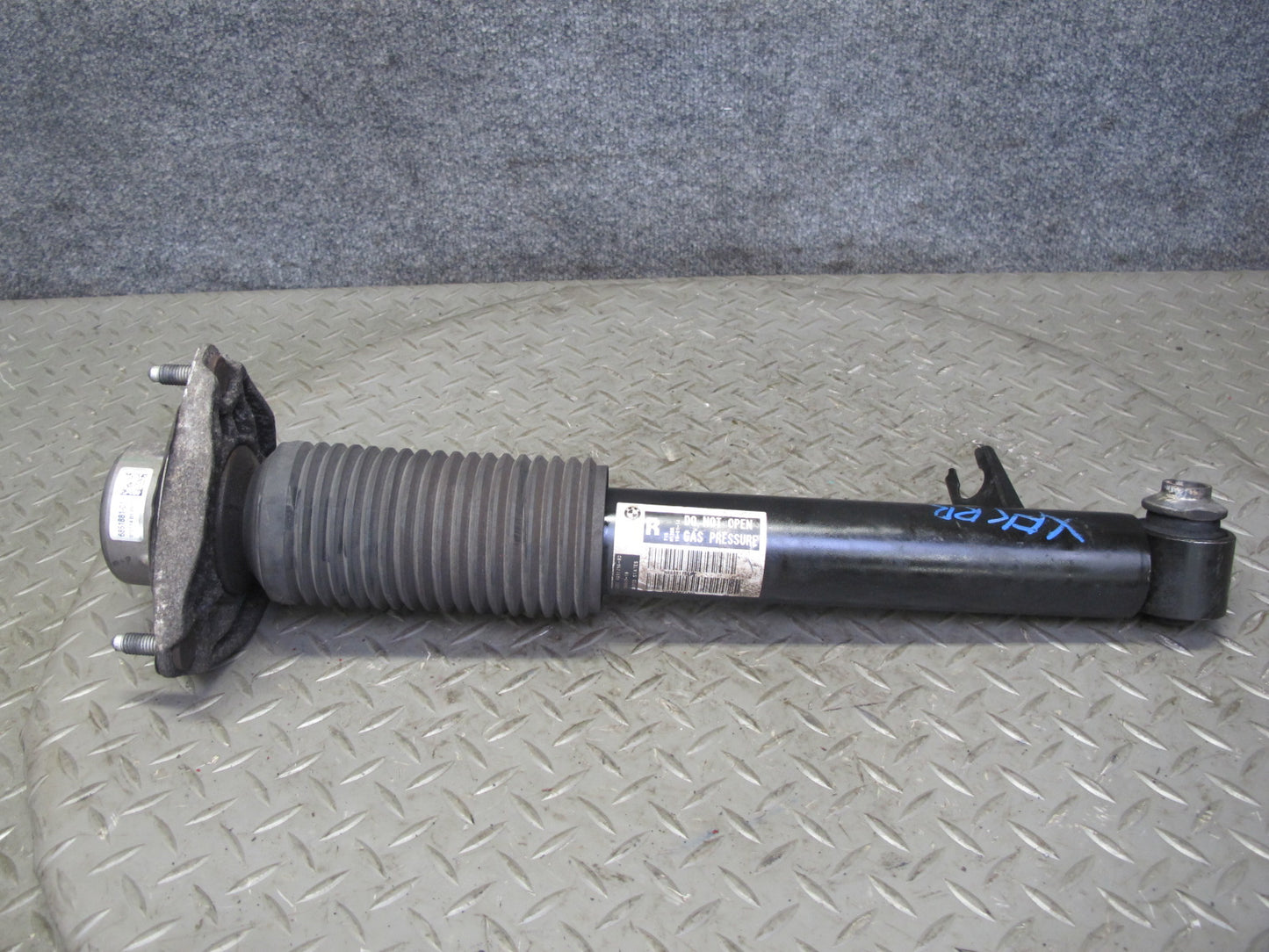 2014-2018 BMW F15 X5 AWD Rear Left & Right Strut Shock Absorber Set of 2