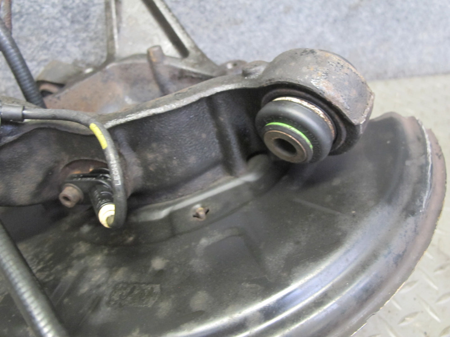 01-06 BMW E46 330i 330Ci RWD Rear Left Knuckle Wheel Hub Trailing Arm 123K OEM