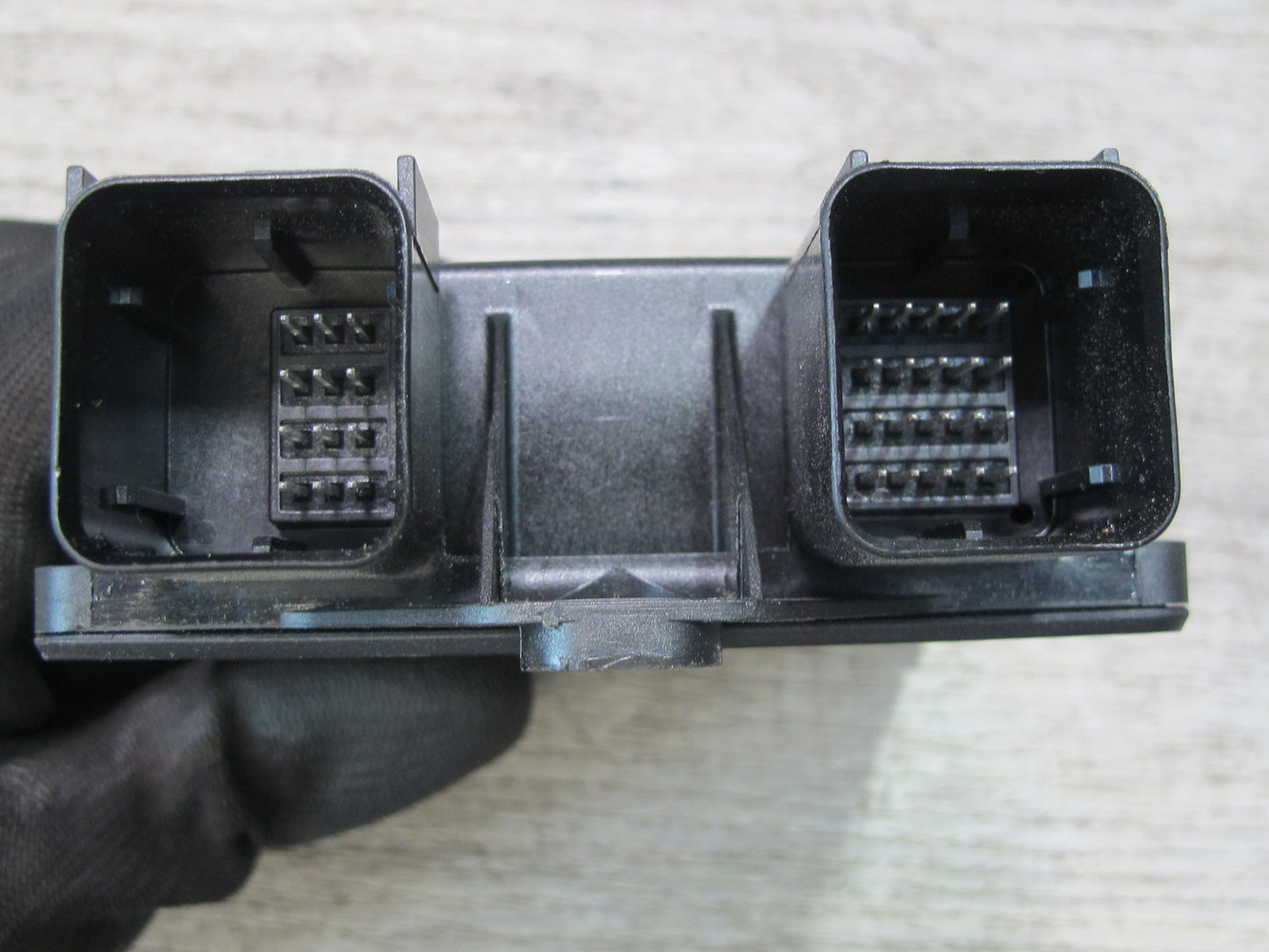 2008-2010 Porsche Cayenne 957 Front Right Seat Occupancy Weight Sensor