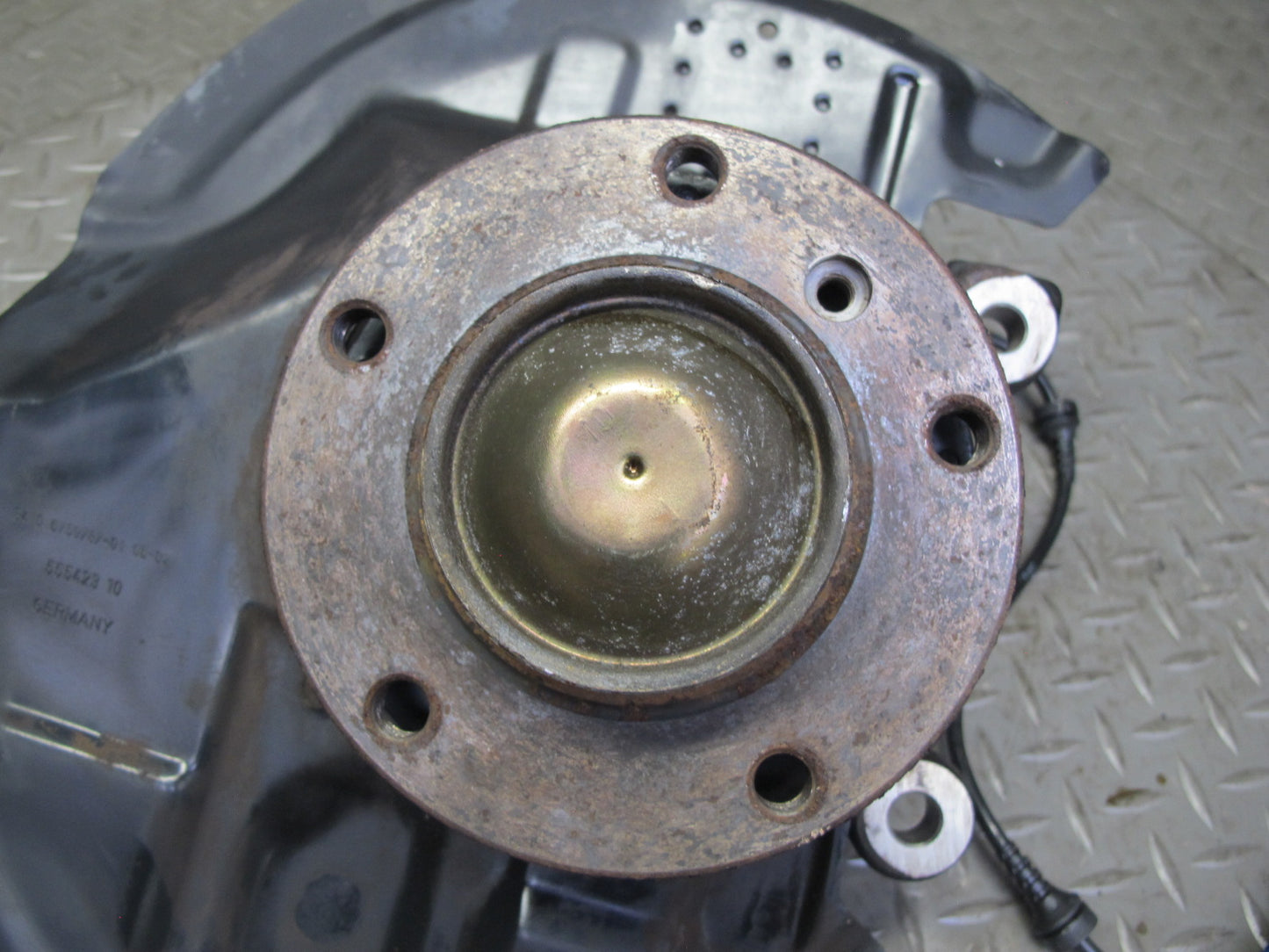 02-06 BMW E46 330i 330Ci Front Left Spindle Knuckle Wheel Hub Bearing OEM