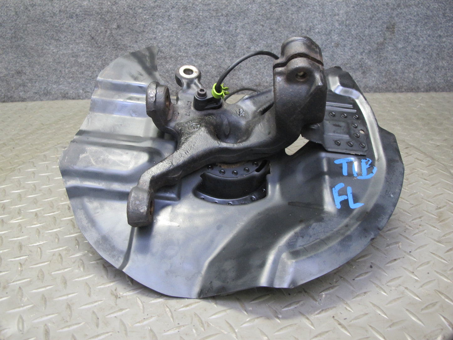 02-06 BMW E46 330i 330Ci Front Left Spindle Knuckle Wheel Hub Bearing OEM