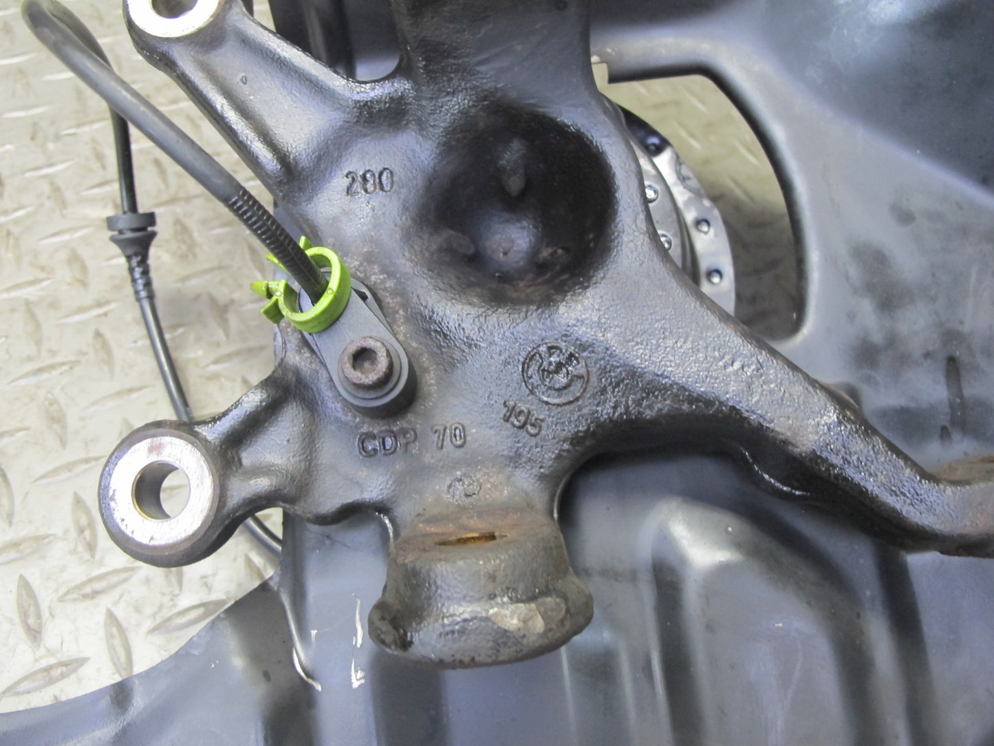 02-06 BMW E46 330i 330Ci Front Left Spindle Knuckle Wheel Hub Bearing OEM
