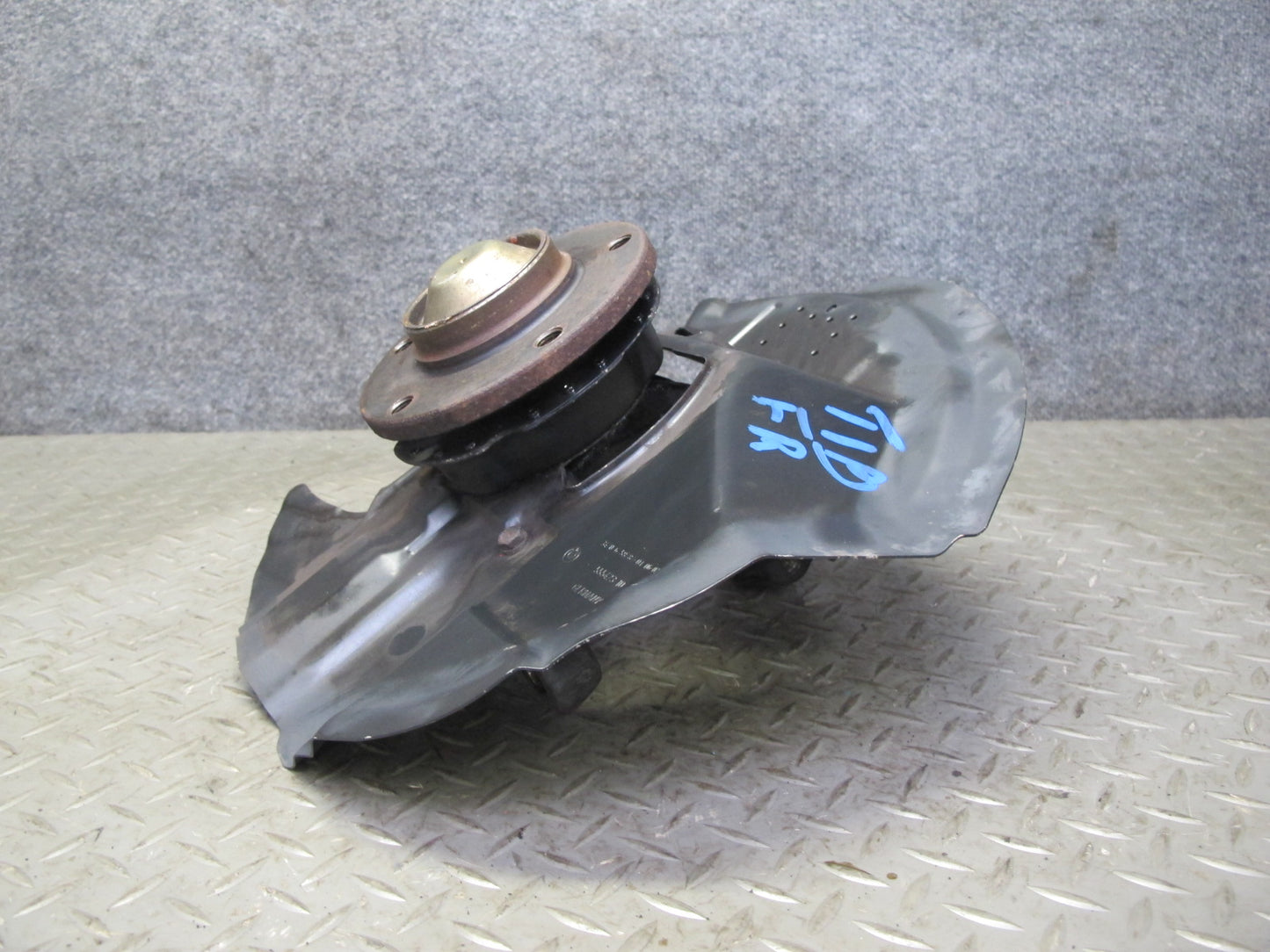 02-06 BMW E46 330i 330Ci RWD Front Right Spindle Knuckle Wheel Hub Bearing OEM