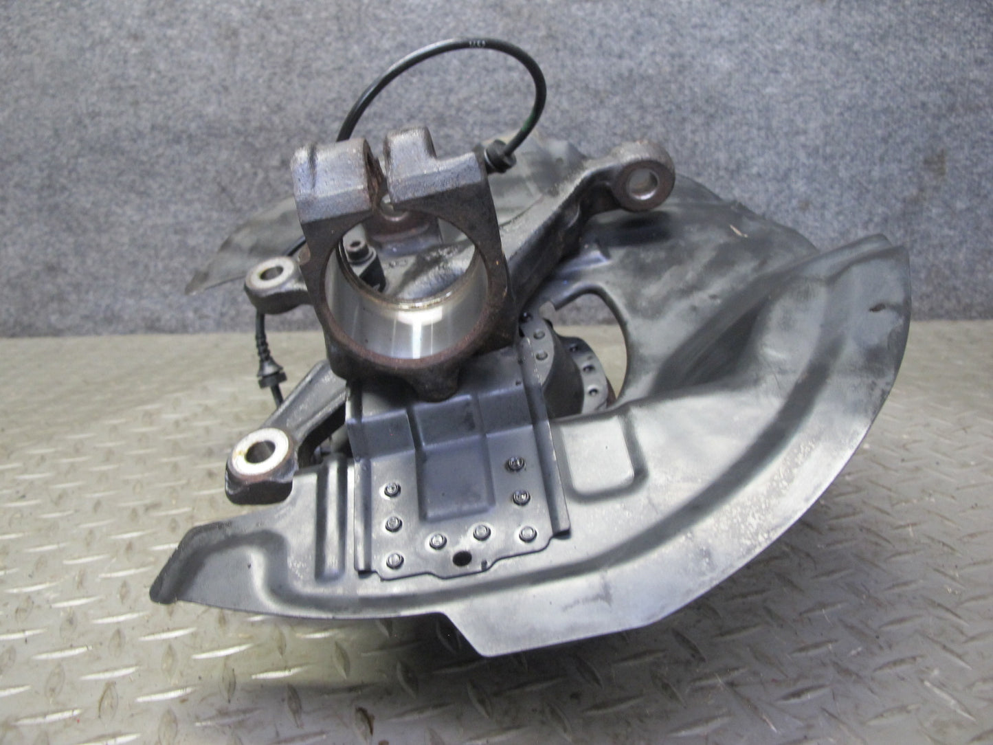 02-06 BMW E46 330i 330Ci RWD Front Right Spindle Knuckle Wheel Hub Bearing OEM