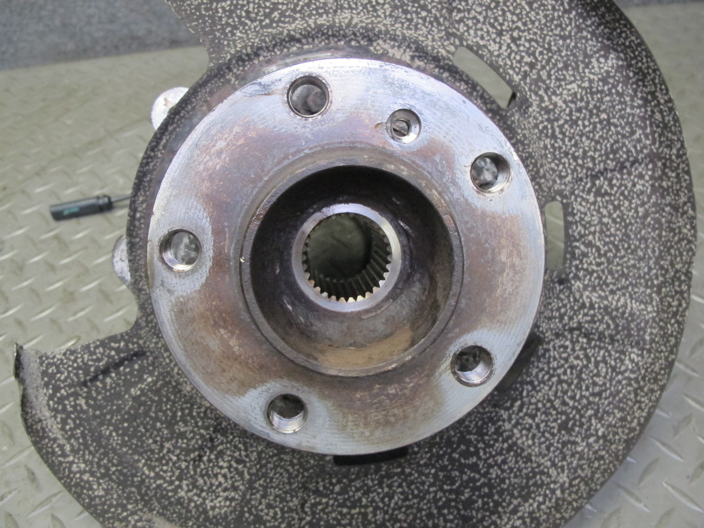 2014-2018 BMW F15 X5 AWD Rear Left Spindle Knuckle Wheel Hub Bearing 6770984
