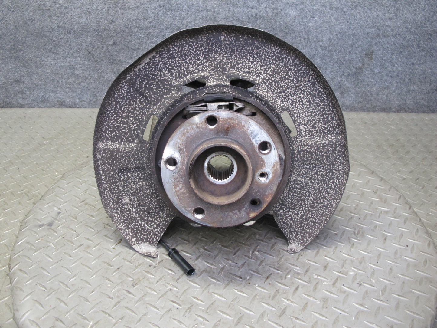 2014-2018 BMW F15 X5 AWD Rear Left Spindle Knuckle Wheel Hub Bearing 6770983
