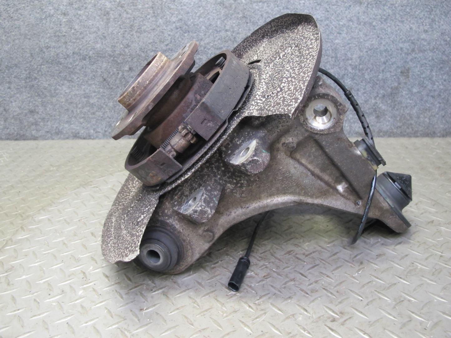 2014-2018 BMW F15 X5 AWD Rear Left Spindle Knuckle Wheel Hub Bearing 6770983