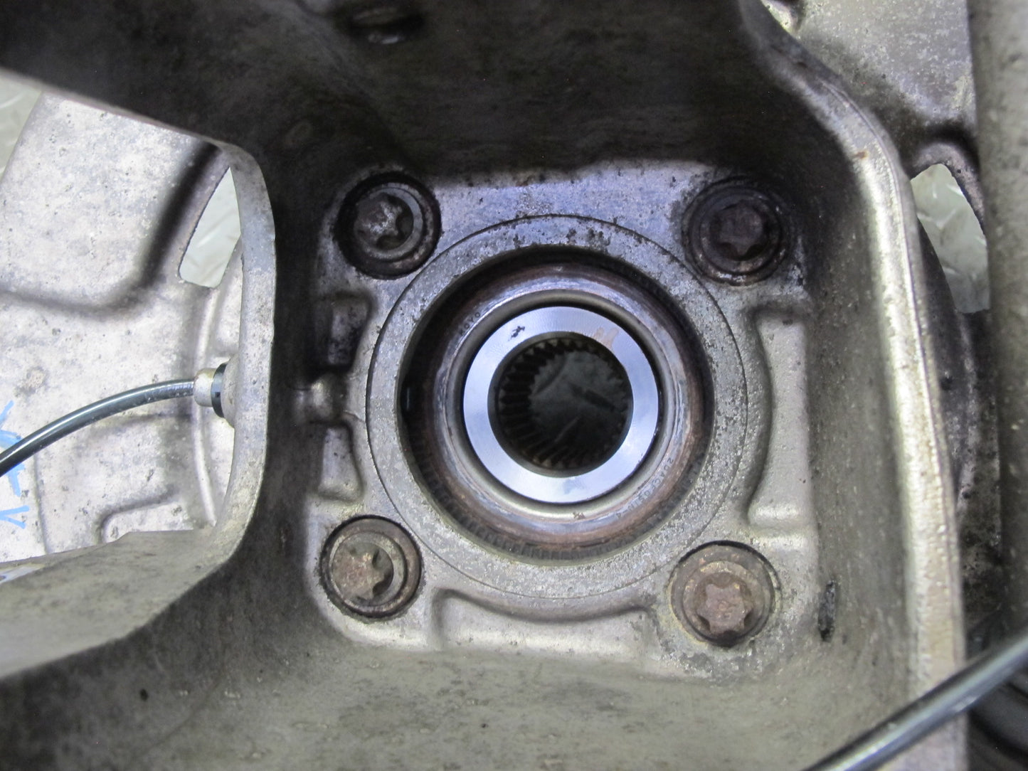 2014-2018 BMW F15 X5 AWD Rear Left Spindle Knuckle Wheel Hub Bearing 6770983