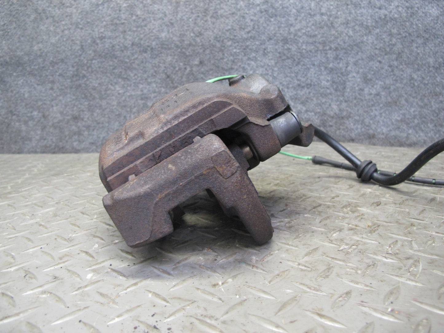 01-06 BMW E46 330i 330Ci RWD Set of 2 Front Left & Right Brake Caliper 123K OEM