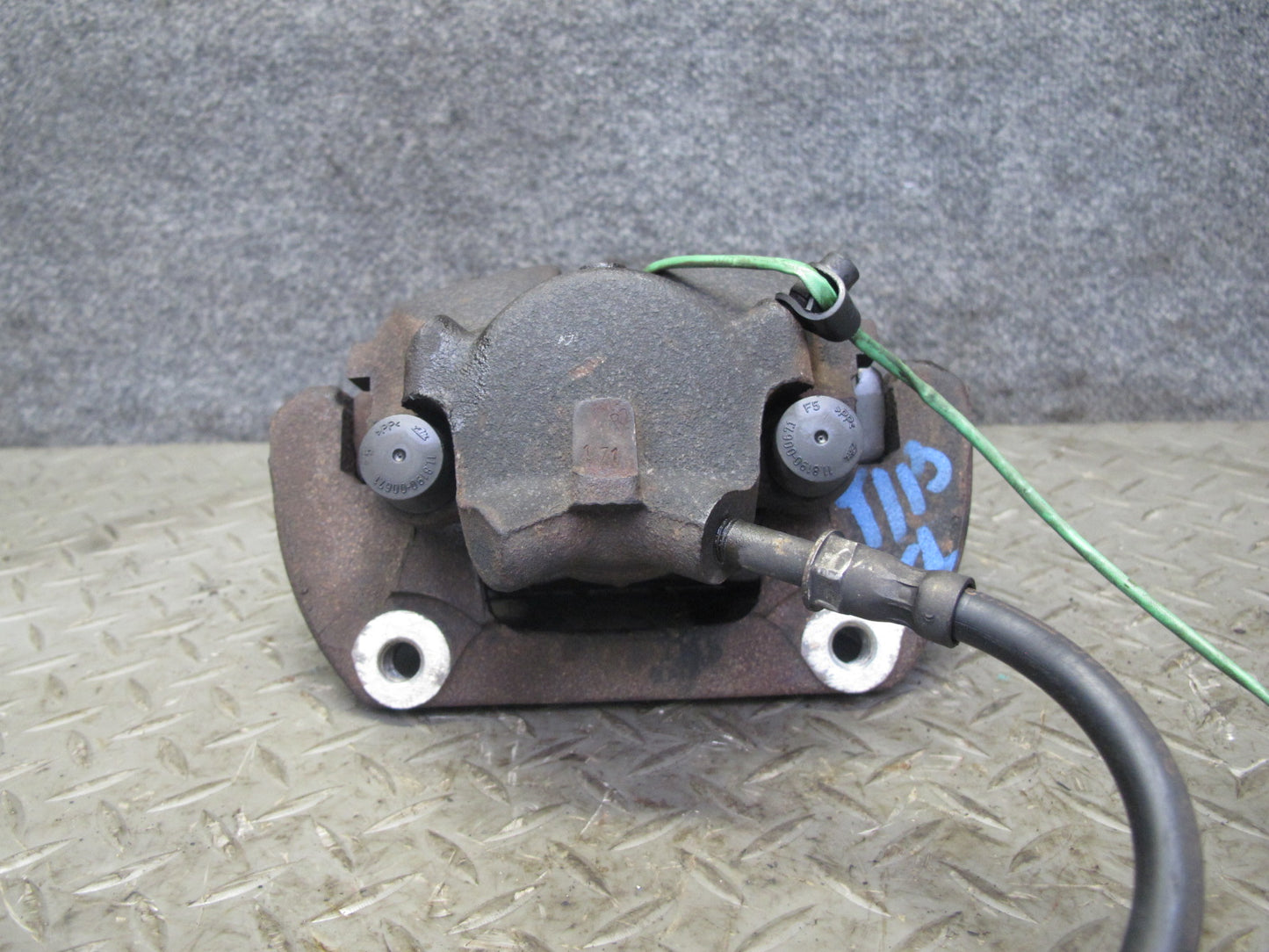 01-06 BMW E46 330i 330Ci RWD Set of 2 Front Left & Right Brake Caliper 123K OEM