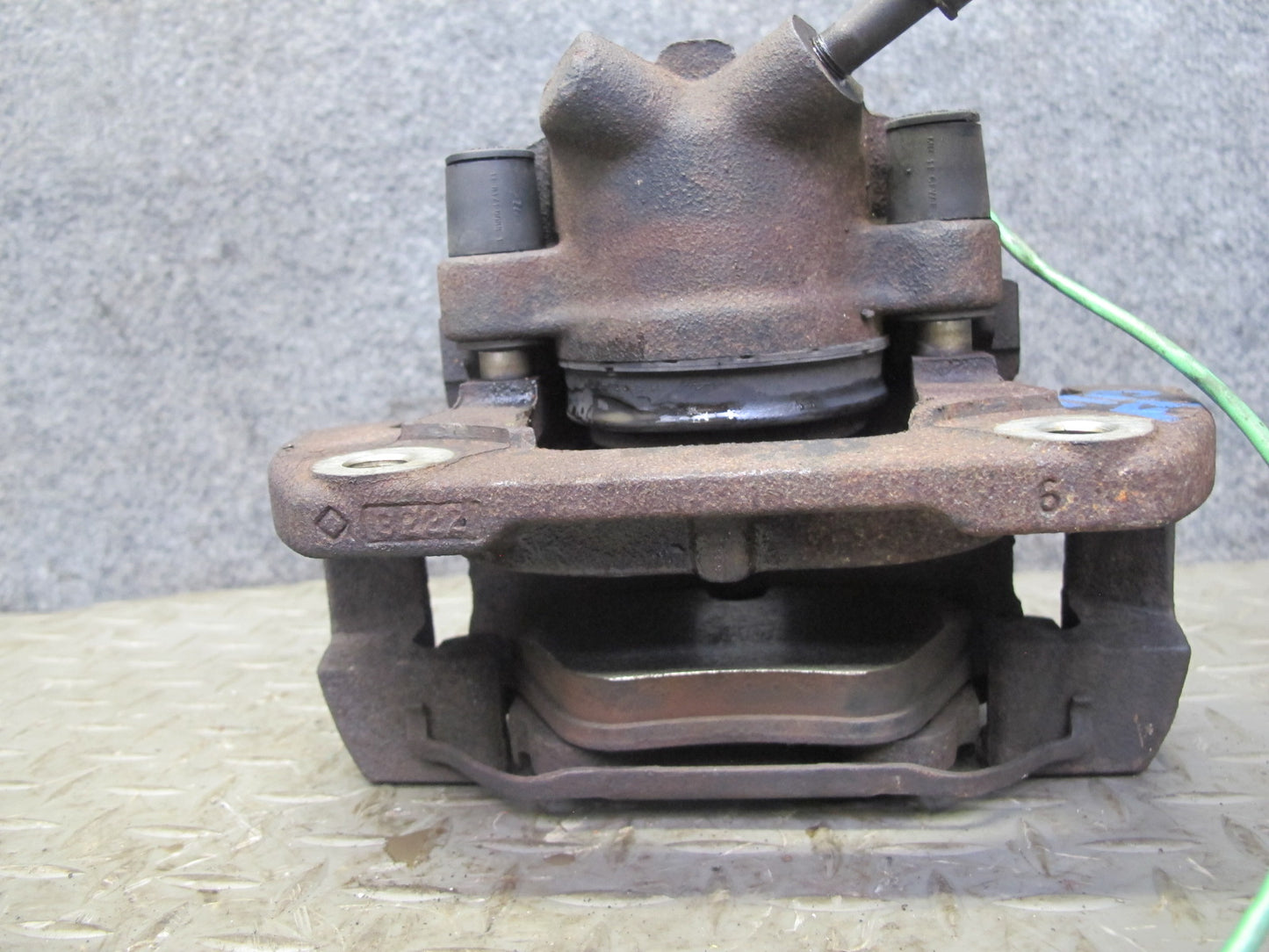 01-06 BMW E46 330i 330Ci RWD Set of 2 Front Left & Right Brake Caliper 123K OEM