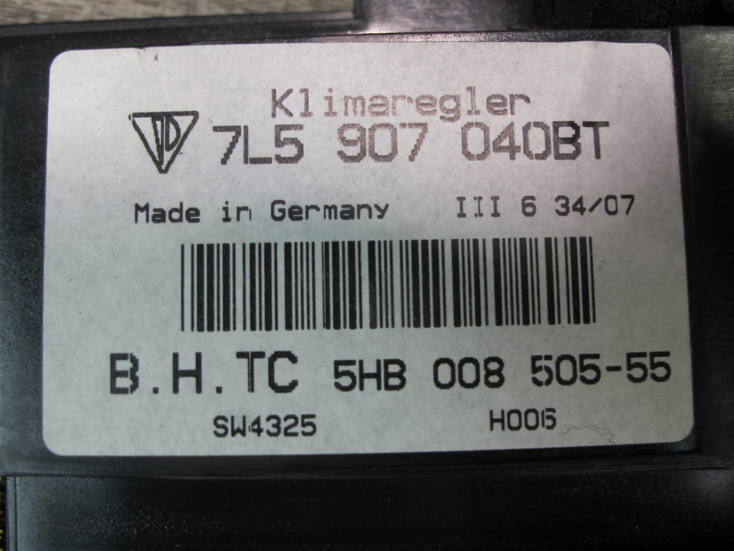 2008-2010 Porsche Cayenne 957 Front A/C Heater Climate Control Switch